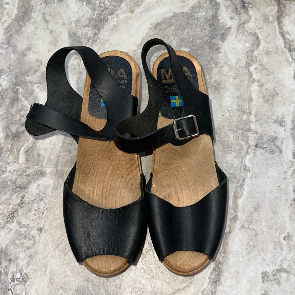 MIA clogs